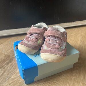 Striderite walking shoes